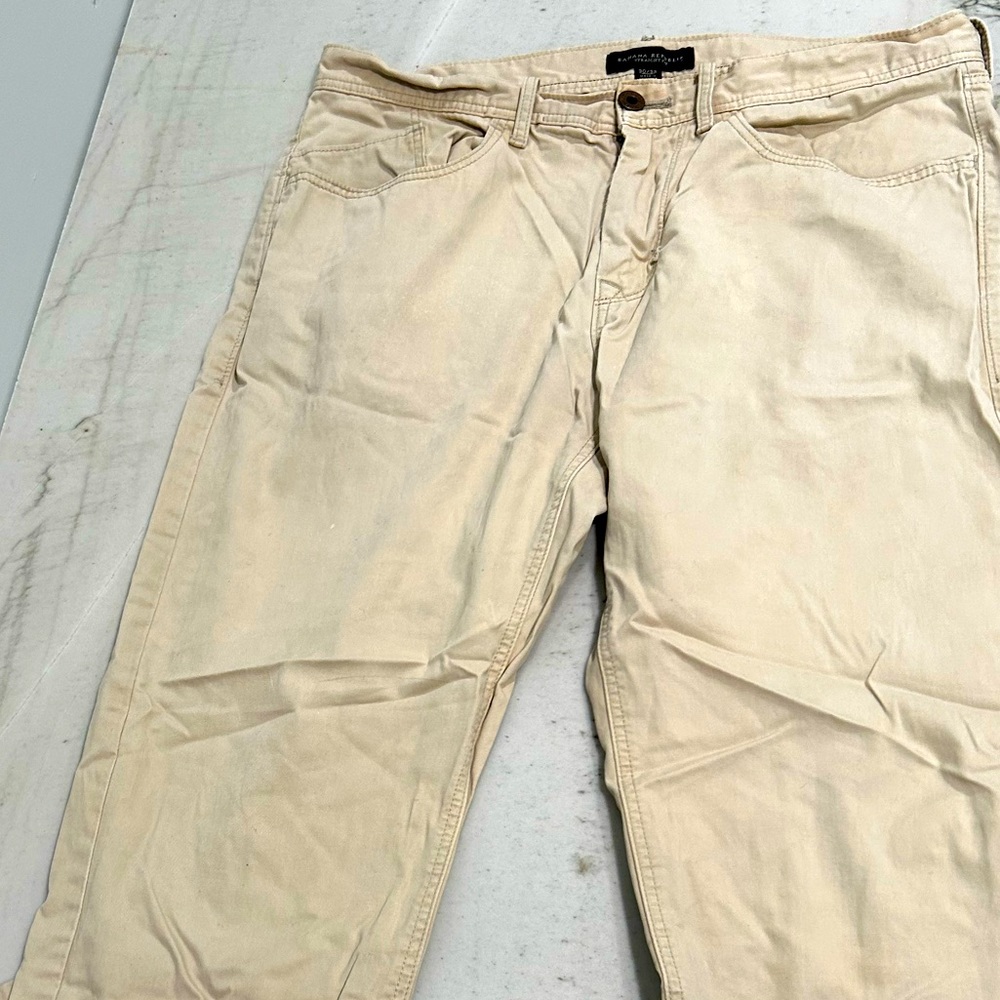 Banana Republic Men’s Khakis. Size 30/32.